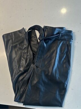 ❌ SOLD ❌ ARITZIA BABATON VEGAN LEATHER BELTED PANT ❌ SOLD ❌